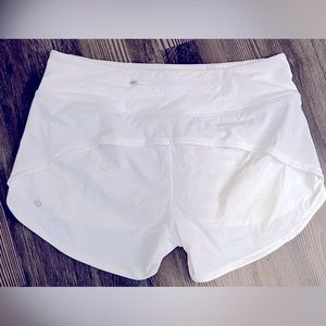 Lululemon White Speed Up Lines Shorts 8 Tall 4”